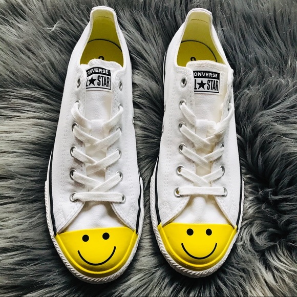 converse all star smiley face